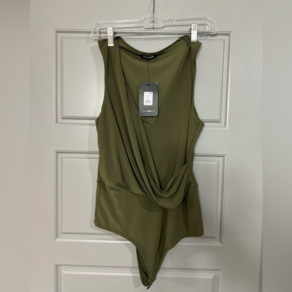 ❌SOLD❌  Fashion Nova V Neck Bodysuit Green / Olive Size Large